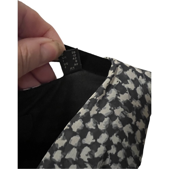 A beautiful dress by Espirt in size 8 - Picture 4 of 7